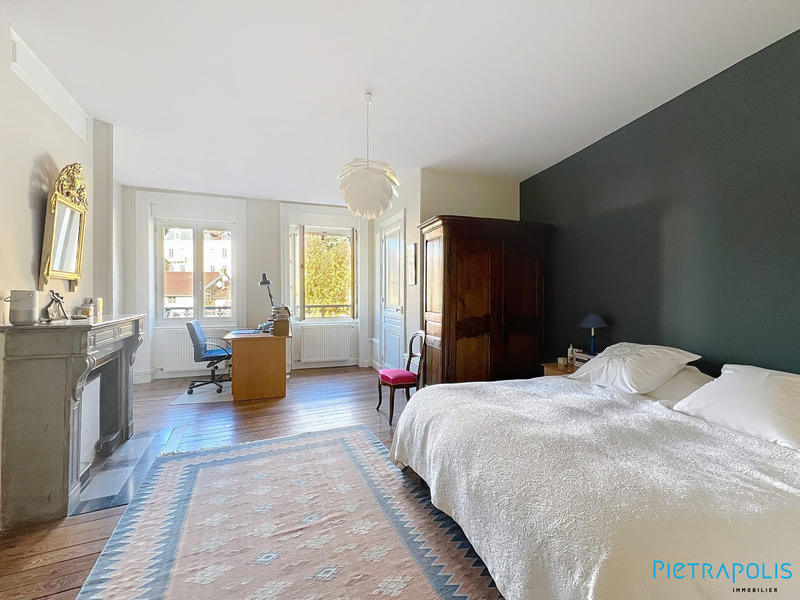 Appartement - 161 m² - 5 pièces