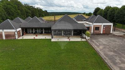 Propriété - 660 m² - 15 pièces