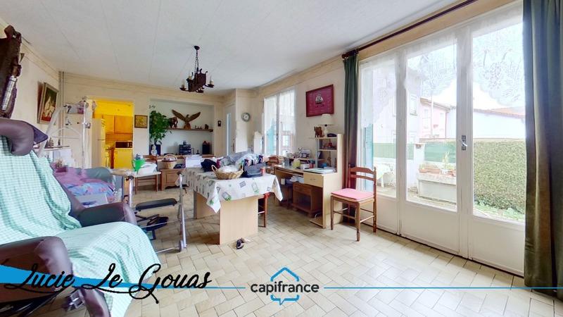 Maison - 225 m² - 8 pièces