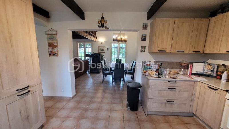 Maison traditionnelle - 262 m² - 9 pièces