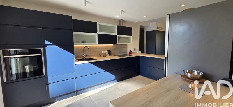 Maison - 177 m² - 8 pièces