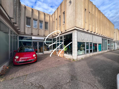 Local commercial - 192 m² - 5 pièces