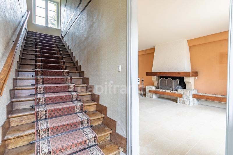 Corps de ferme - 250 m² - 12 pièces