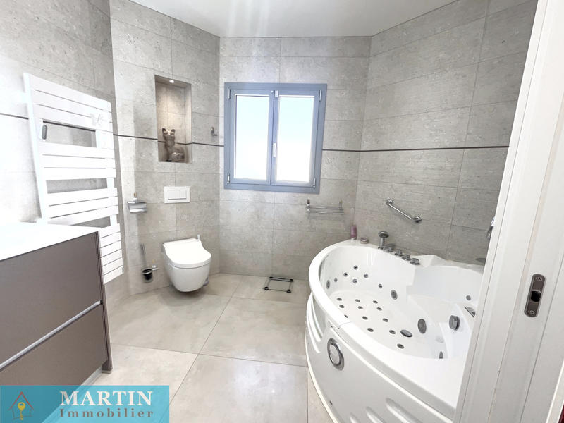 Maison - 137 m² - 4 pièces