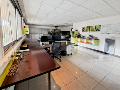 Local commercial - 100 m² - 3 pièces