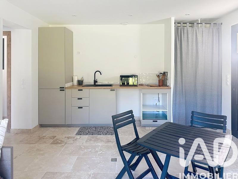 Maison - 230 m² - 8 pièces