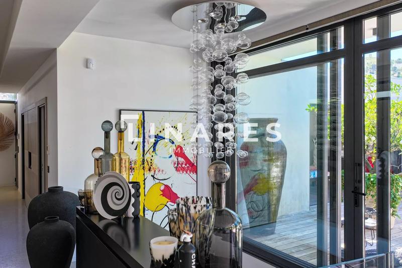 Maison - 350 m² - 4 pièces