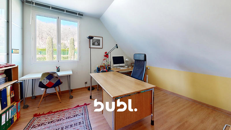 Maison - 302 m² - 12 pièces