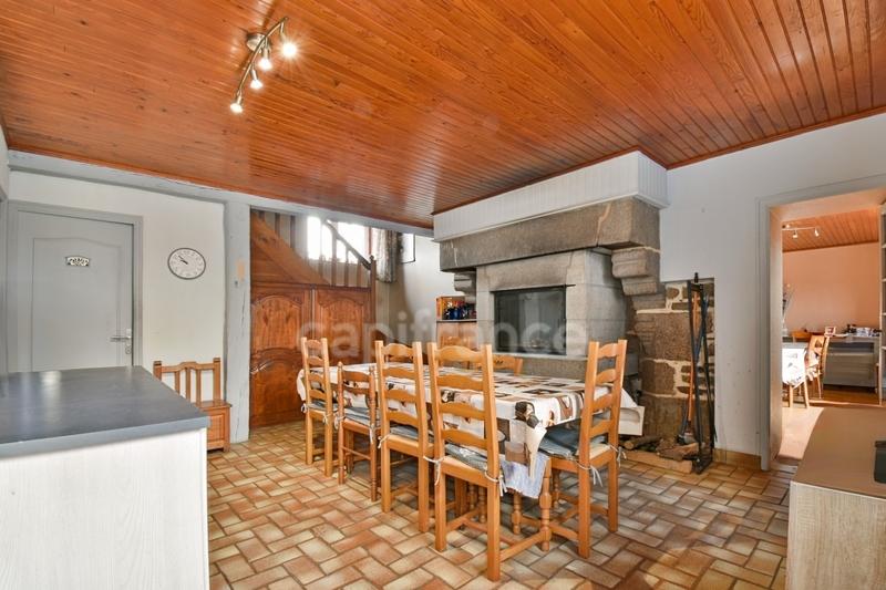 Maison - 196 m² - 8 pièces