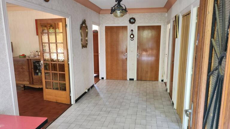 Appartement - 100 m² - 5 pièces