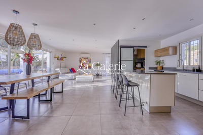 Villa - 165 m² - 6 pièces