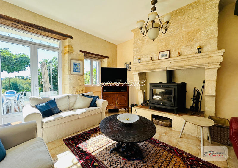 Maison de village - 276 m² - 11 pièces