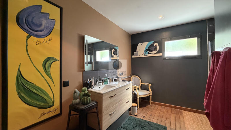 Maison - 181 m² - 7 pièces