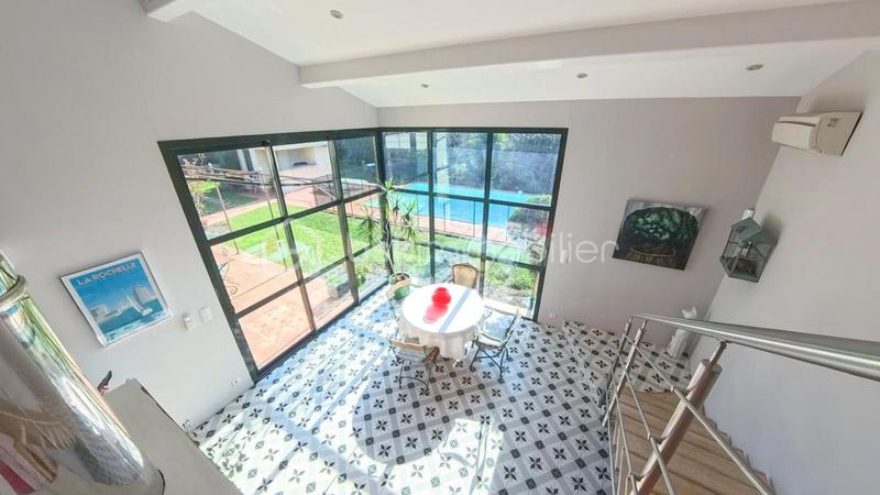 Villa - 210 m² - 8 pièces