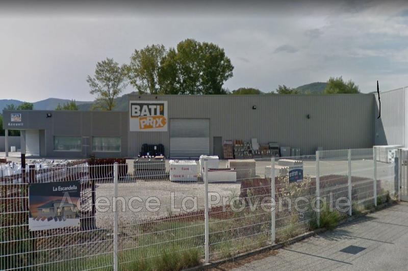 Local commercial - 1 200 m²