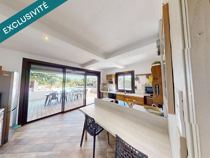 Maison - 240 m² - 7 pièces