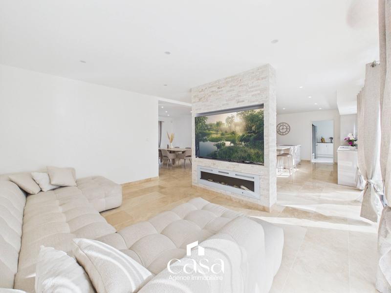 Maison - 179 m² - 7 pièces