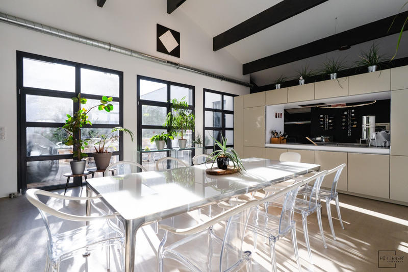 Maison contemporaine - 350 m² - 9 pièces