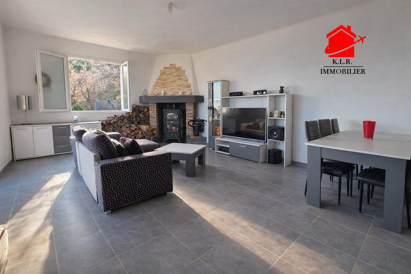 Maison - 202 m² - 8 pièces