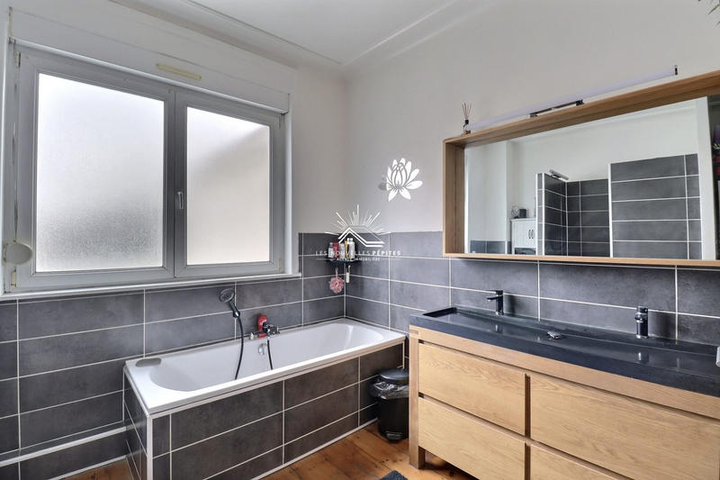 Maison - 178 m² - 7 pièces