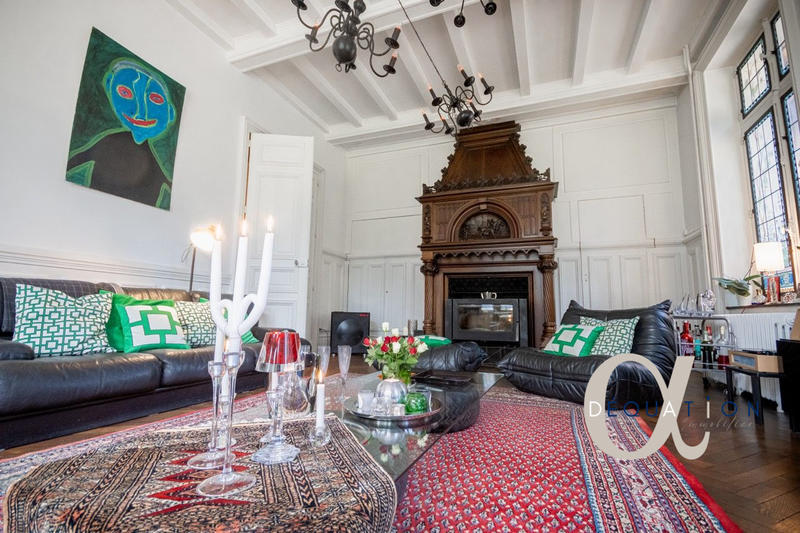 Maison - 350 m² - 10 pièces