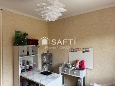 Maison - 100 m² - 5 pièces