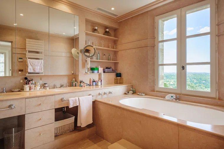 Villa - 625 m² - 10 pièces