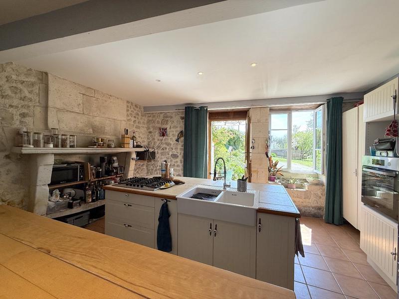 Maison - 294 m² - 10 pièces