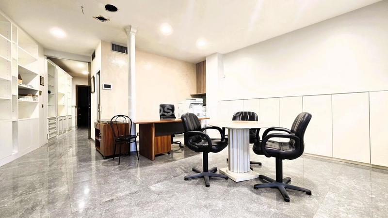 Local commercial - 56 m² - 2 pièces