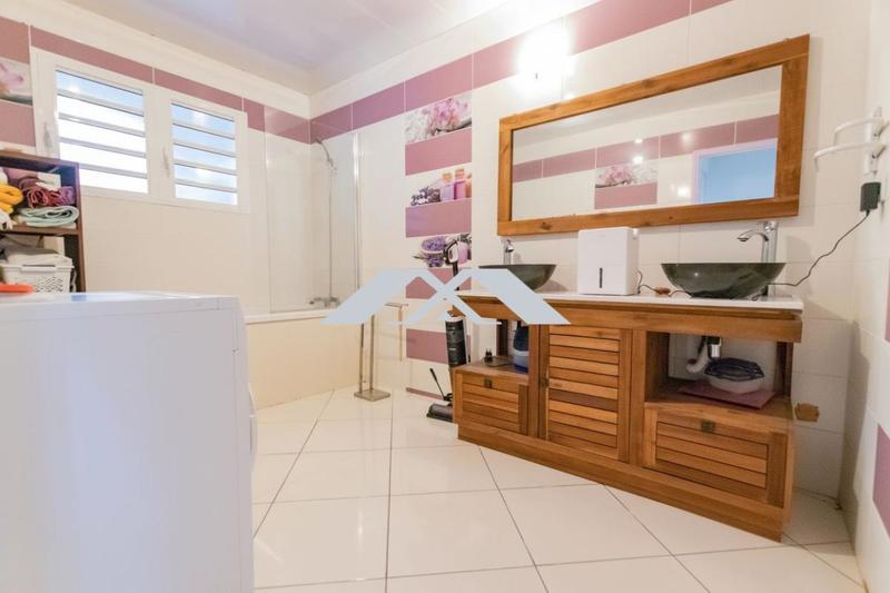 Maison - 168 m² - 6 pièces