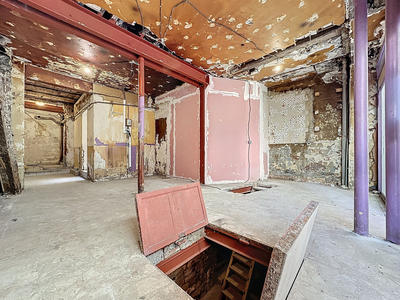 Local commercial - 81 m² - 4 pièces