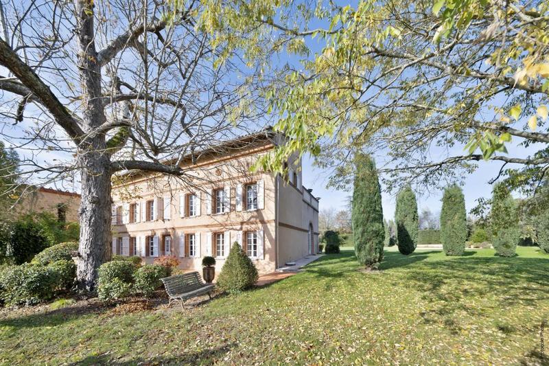 Demeure - 330 m² - 7 pièces