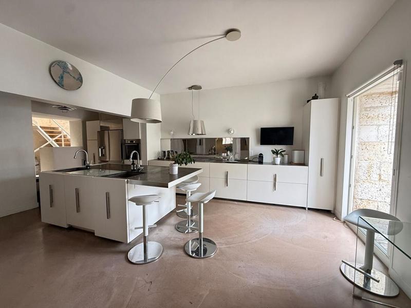 Appartement - 225 m² - 7 pièces