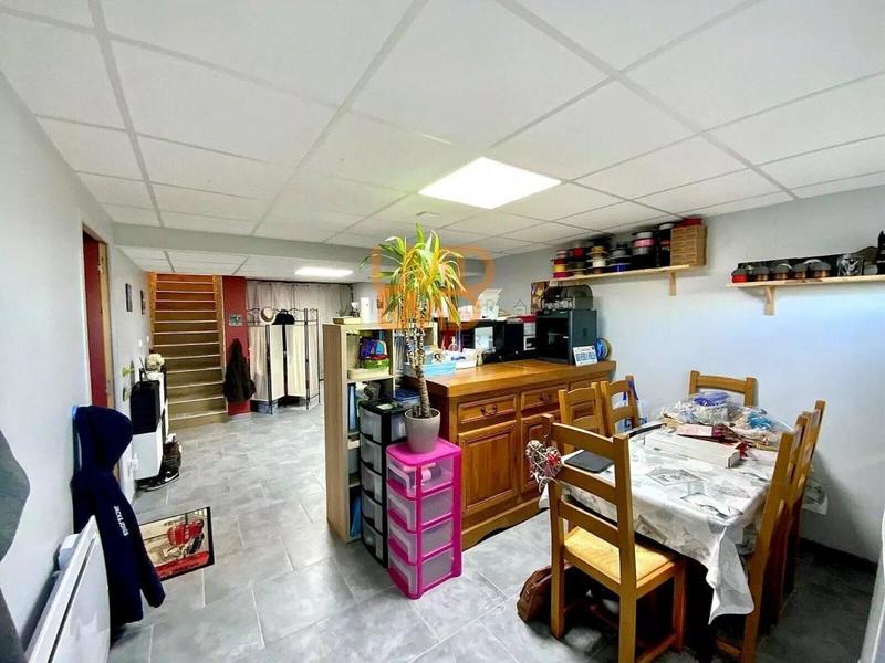 Maison - 247 m² - 5 pièces