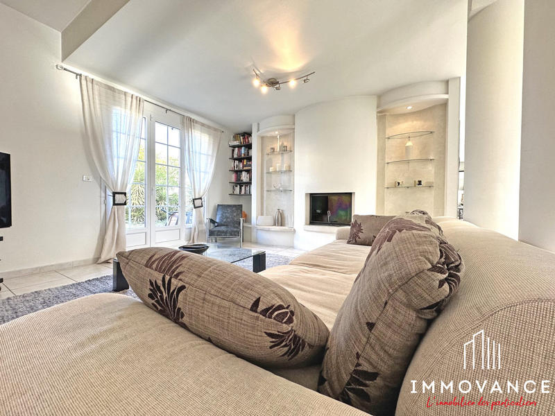 Maison - 200 m² - 6 pièces