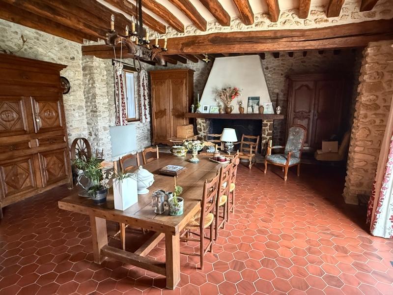 Maison - 220 m² - 8 pièces