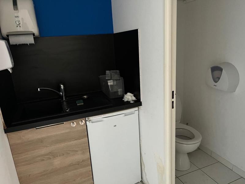 Local commercial - 223 m² - 8 pièces