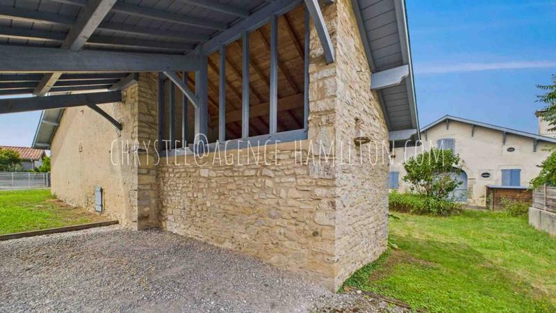 Maison - 559 m² - 15 pièces