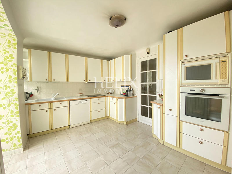 Maison - 138 m² - 5 pièces