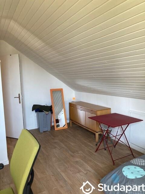 Chambre - 15 m² - 1 pièce