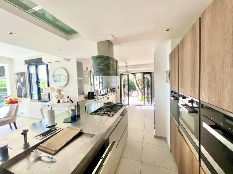 Villa - 404 m² - 6 pièces