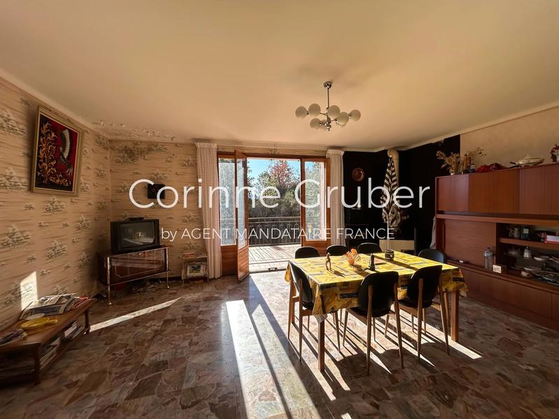 Maison - 94 m² - 5 pièces