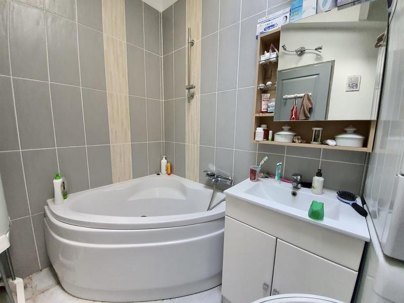 Maison - 230 m² - 7 pièces