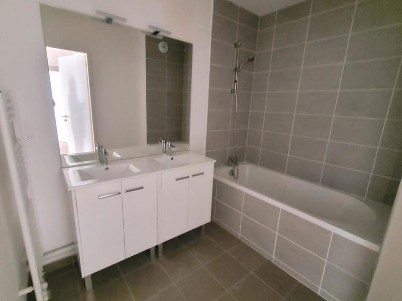 Appartement - 98 m² - 4 pièces