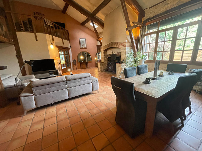 Maison - 289 m² - 7 pièces