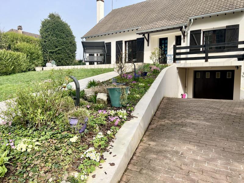 Maison - 180 m² - 7 pièces