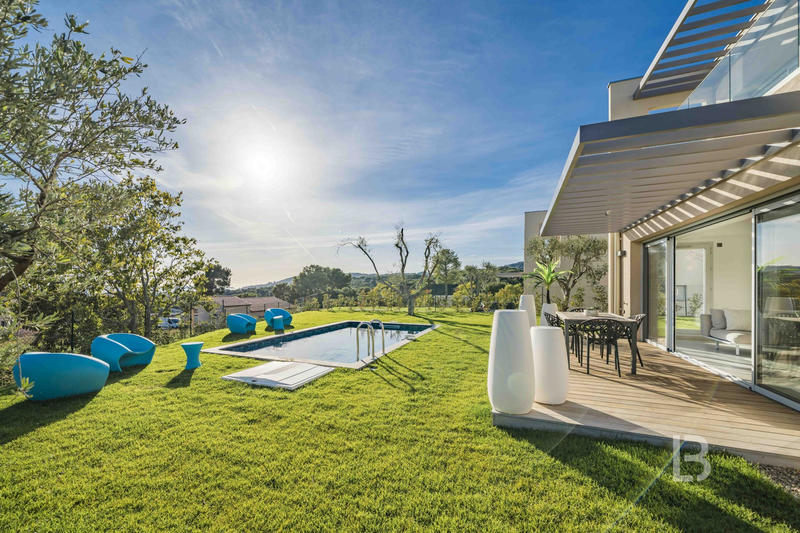 Villa - 230 m² - 5 pièces