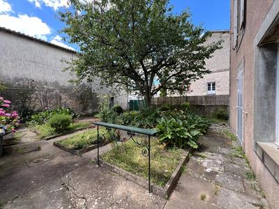 Maison - 137 m² - 8 pièces