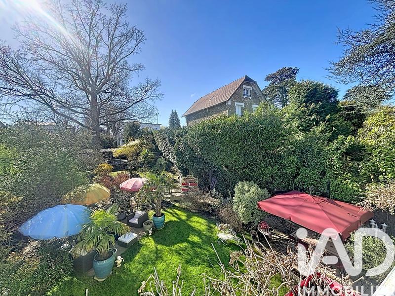 Maison - 200 m² - 6 pièces