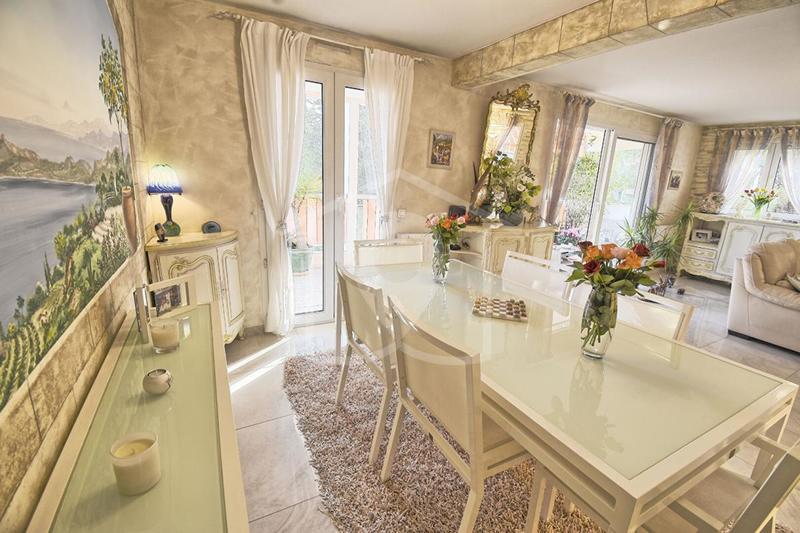 Appartement - 101 m² - 4 pièces